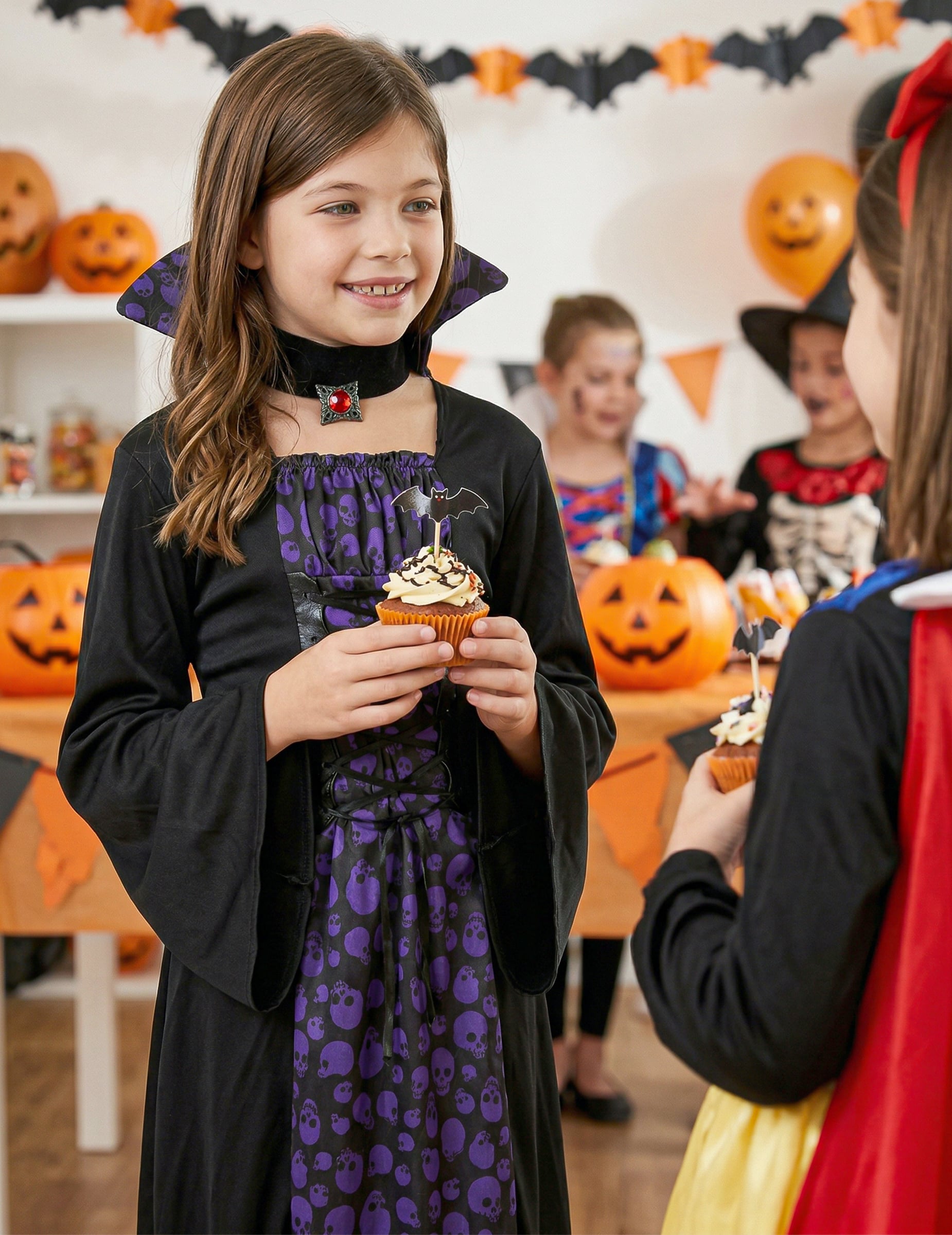 Mise en situation du déguisement de vampire pour fille