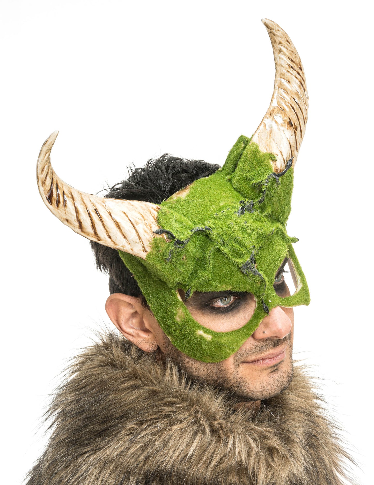 Polomaska rohaté bestie s pěnovým efektem