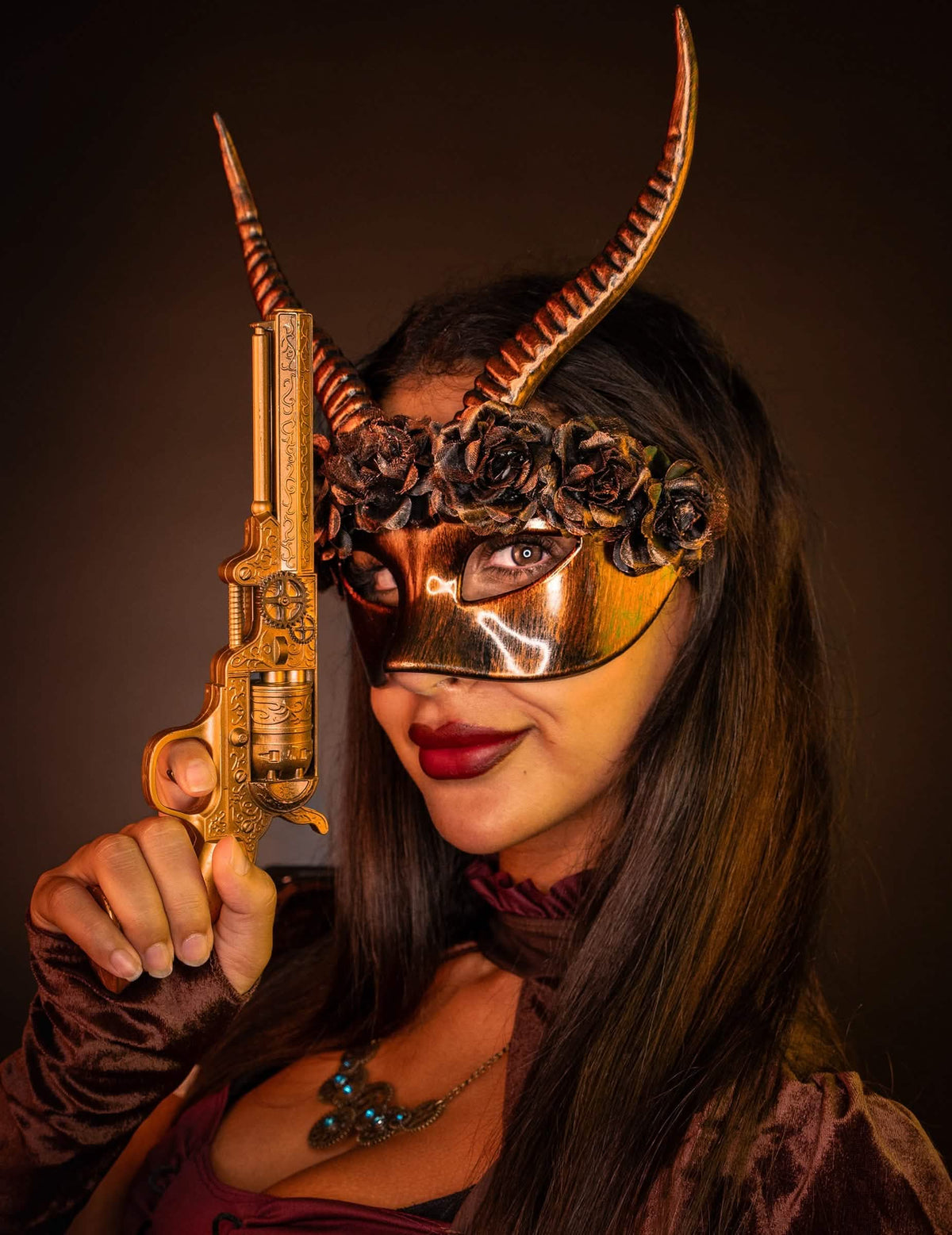 Accessoire pistole zlatá polomasky sexy steampunk pro dospělý