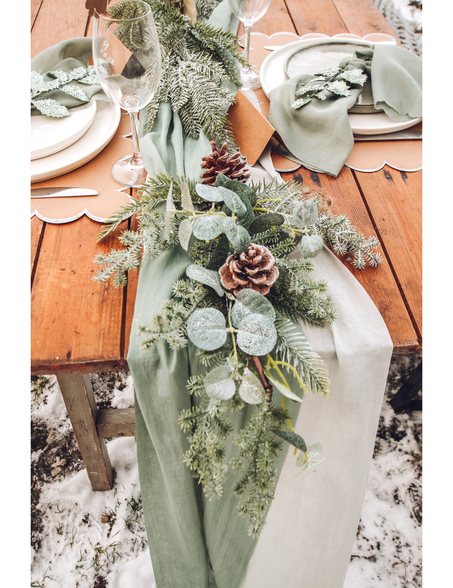 Sestup jedle a eukalyptu 53 cm s šiškami