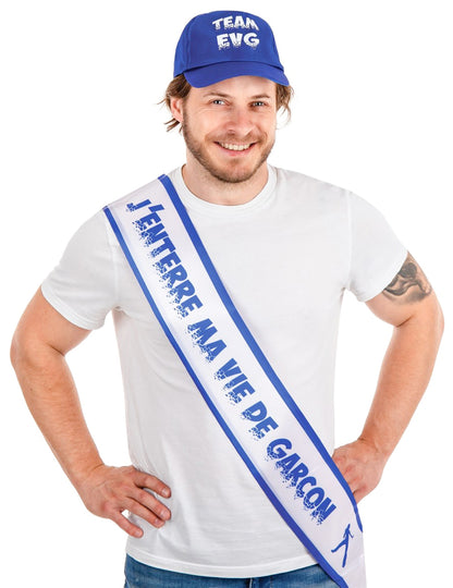 Blauer Schal, ich begrabe mein Leben als Junge