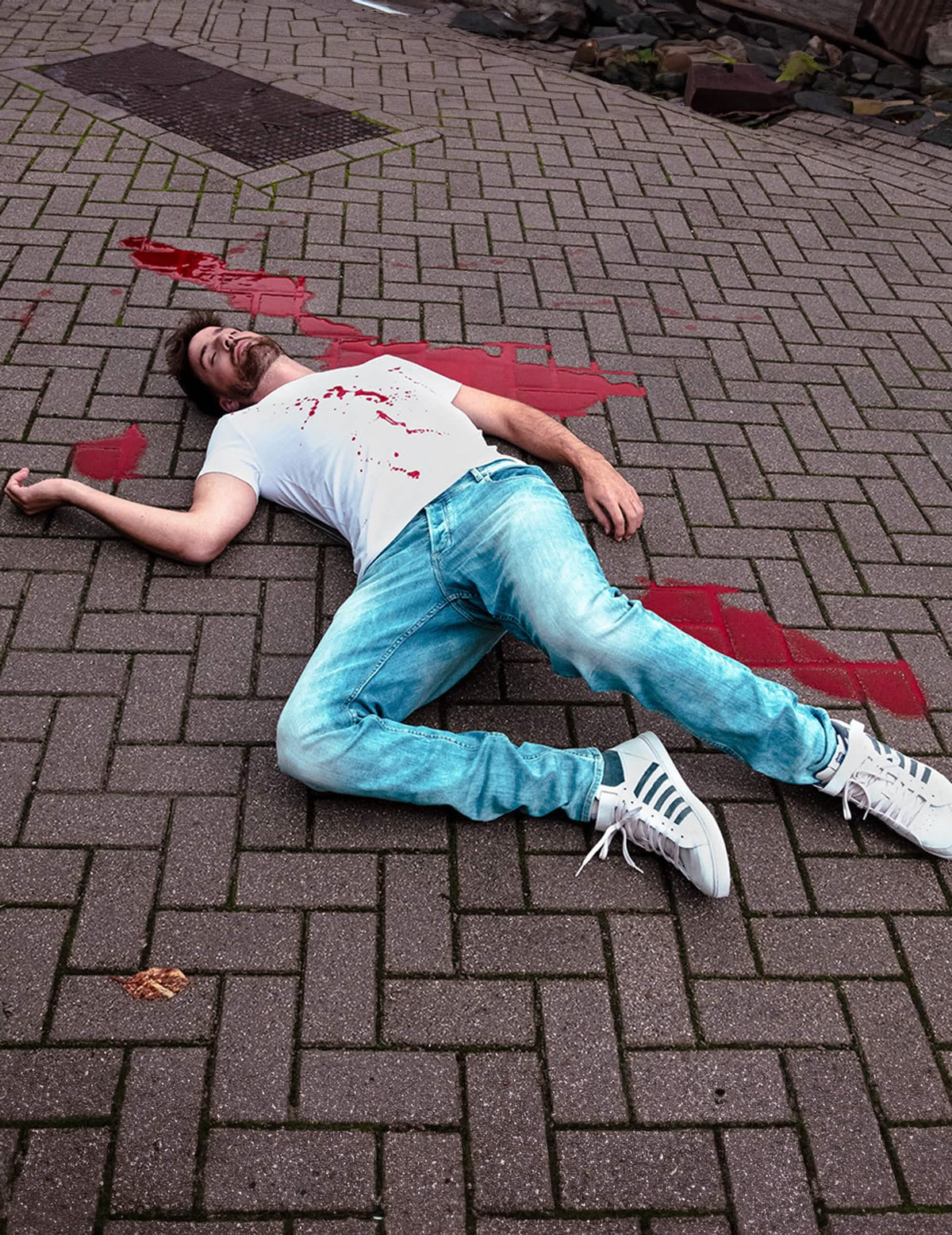 Umístění na oblečení s falešnou krví na textil halloween