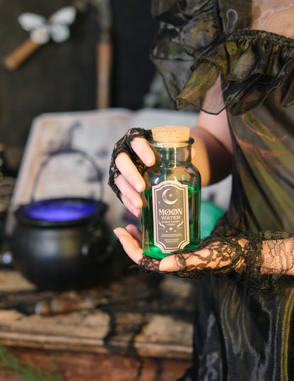 Skleněná lahvička s měsíční vodou, zelená, 13,5 cm