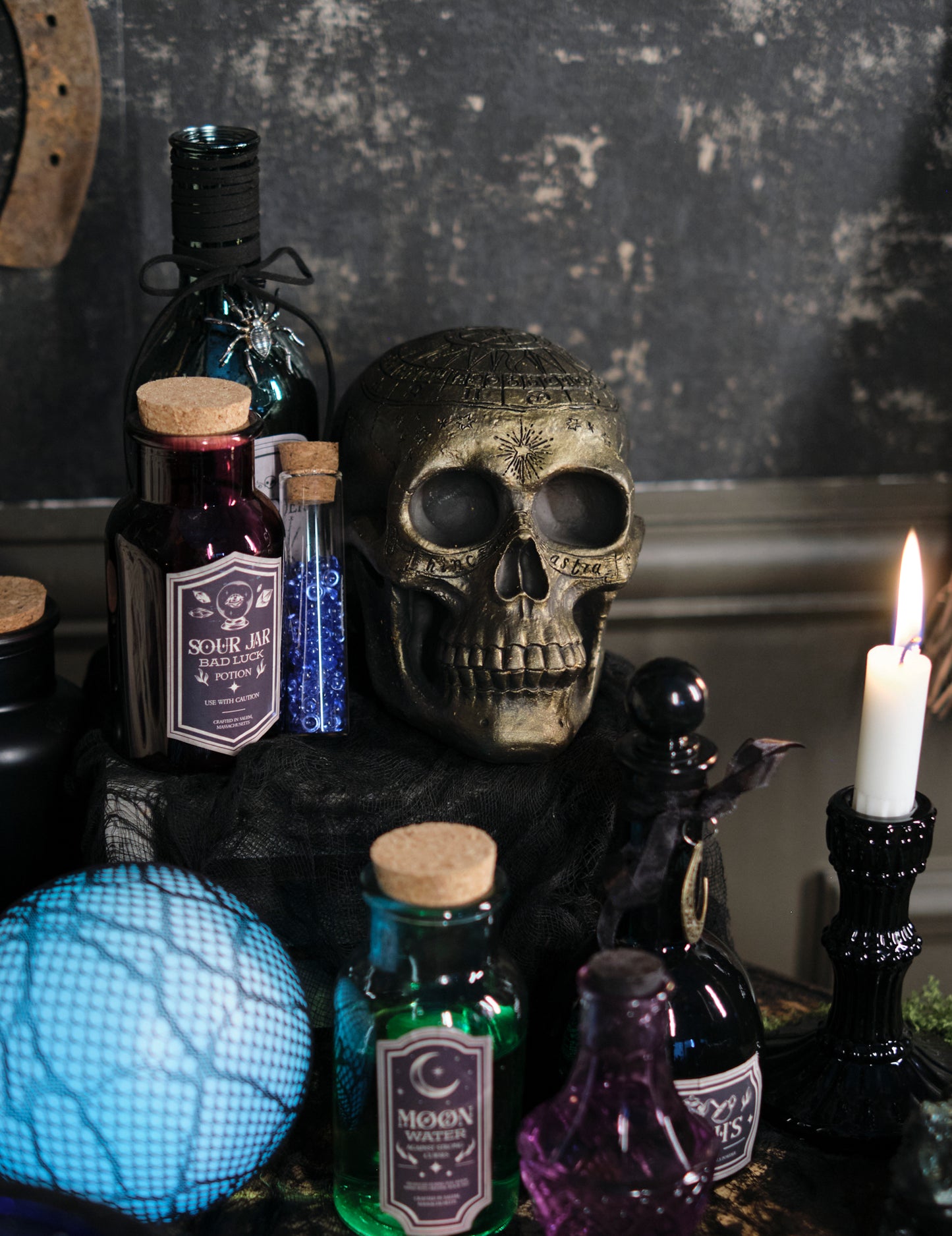 Skleněná lahvička s měsíční vodou, zelená, 13,5 cm