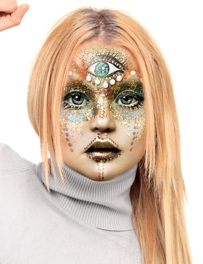 Résultat d'application sur le visage du gel pailleté pour adulte et enfant