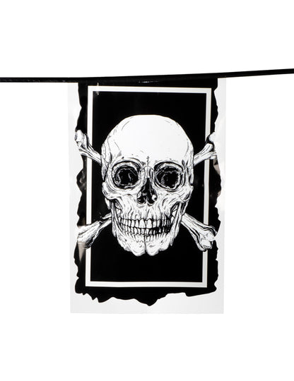 Détail d'un drapeau de la guirlande de 10 drapeaux en plastique Pirate Jolly Roger