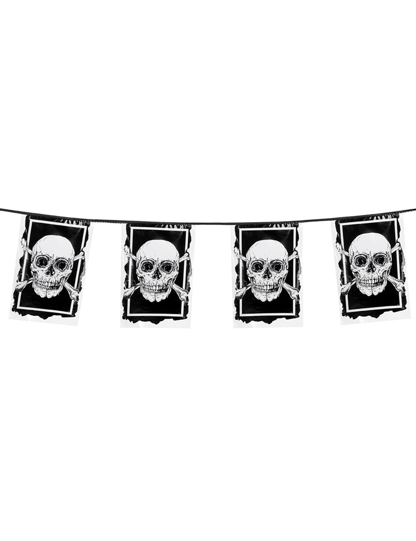 Mise en situation de la guirlande de 10 drapeaux en plastique Pirate Jolly Roger