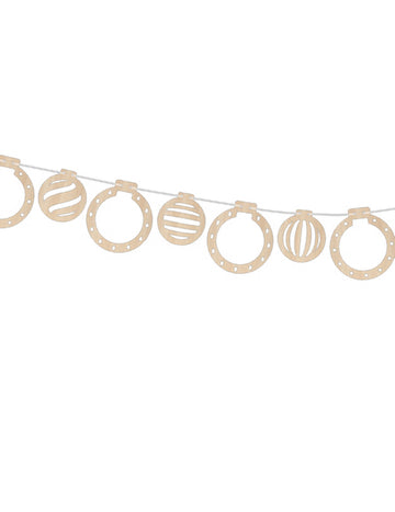 Věnec z 12 prolamovaných dřevěných vánočních koulí 2 m