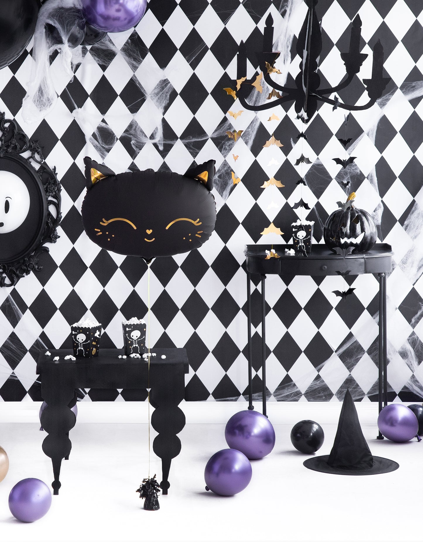 Girlanda s černým netopýrem 150 x 11 cm