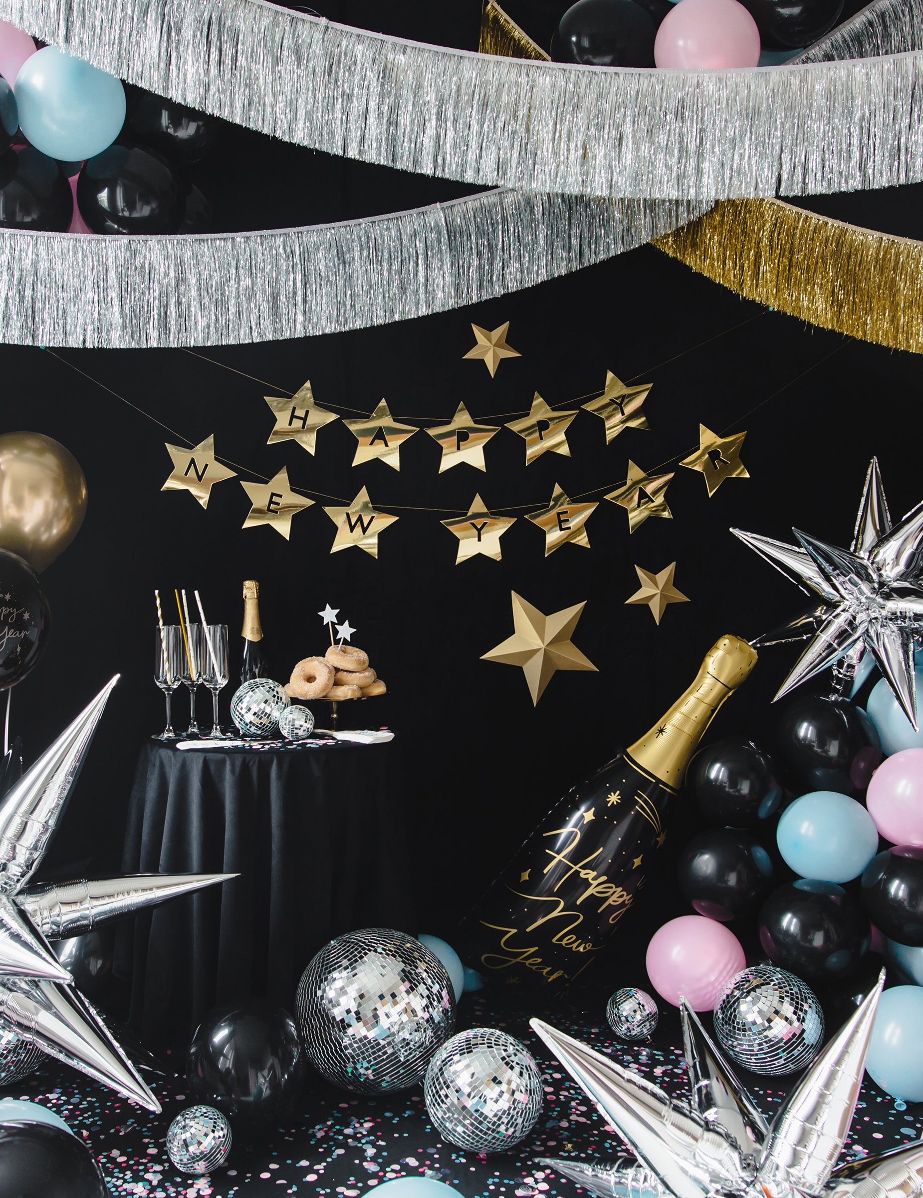 Vue d'ensemble du décor de la guirlande d'étoiles Happy New Year