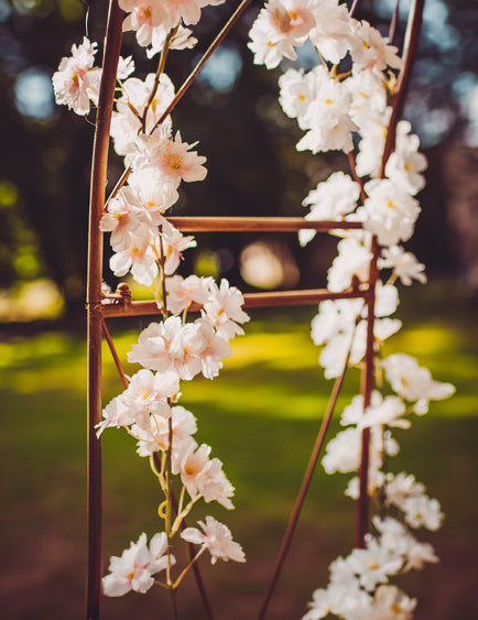 Věnec z růžových třešňových květů 1,80 m svatební dekorace