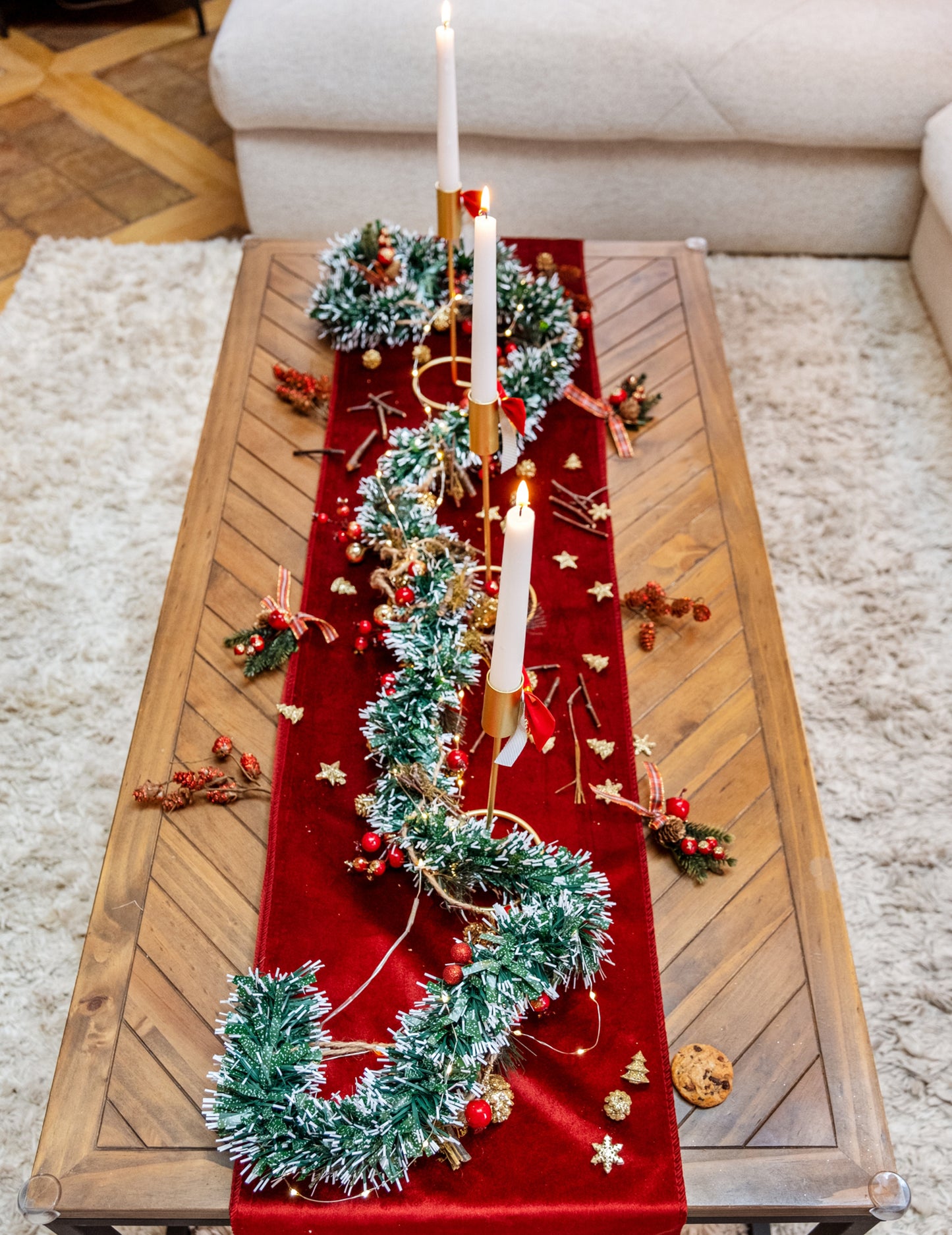 Girlanda ze zasněžené jedle s bobulemi 2 m