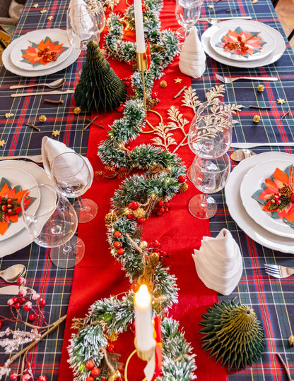 Girlanda ze zasněžené jedle s bobulemi 2 m