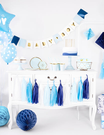 Modrá a metalická chlapecká kartonová girlanda 15 x 160 cm s vlajkami