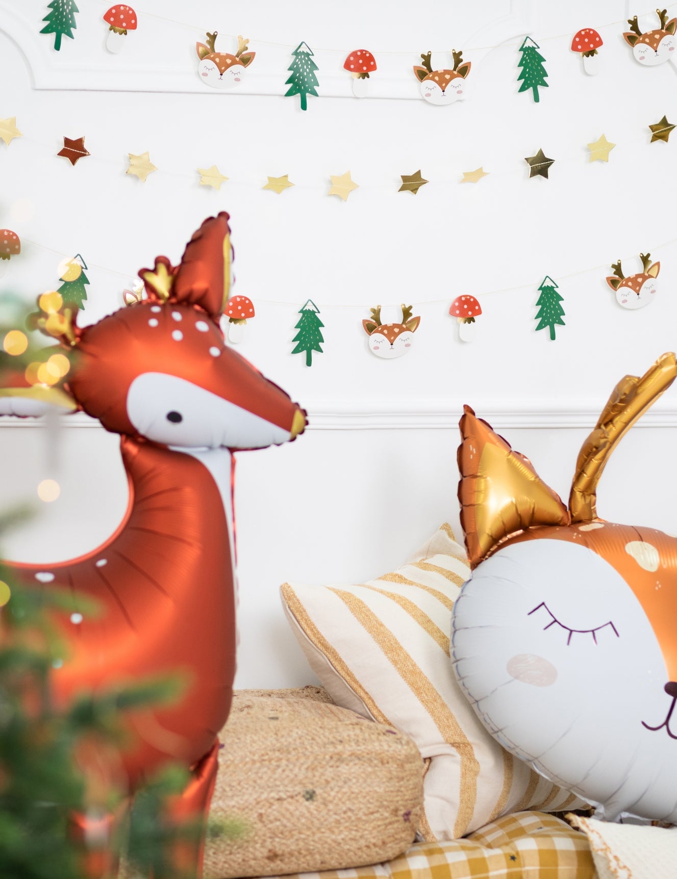 Vánoční girlanda z lesního papíru 1,7m s jedlemi a jeleny