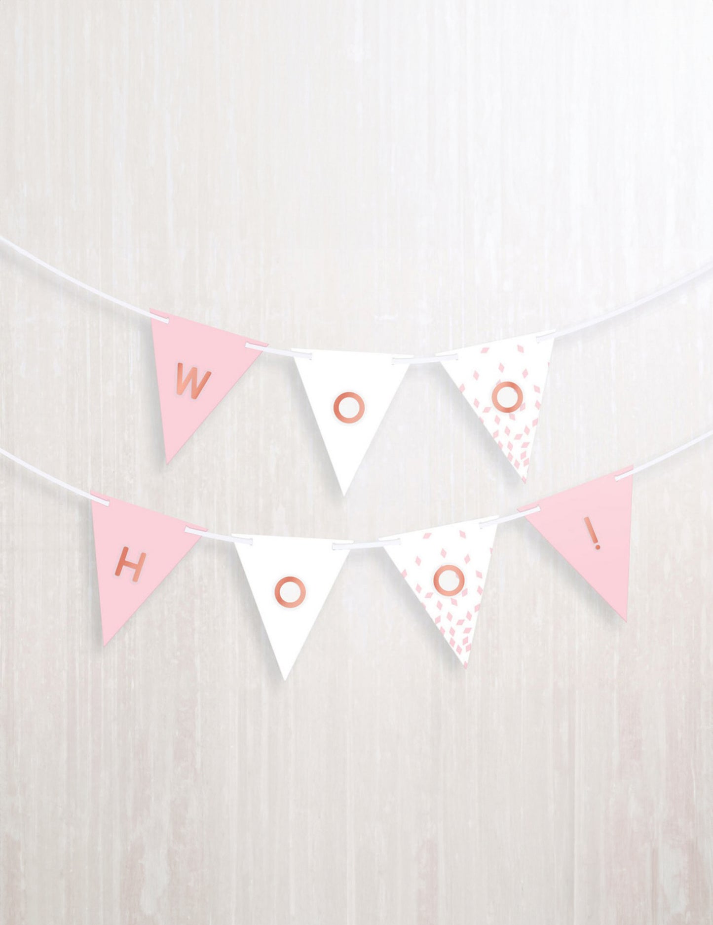 Přizpůsobitelná vlaječková girlanda z růžového zlatého papíru 4,5 m se samolepkami