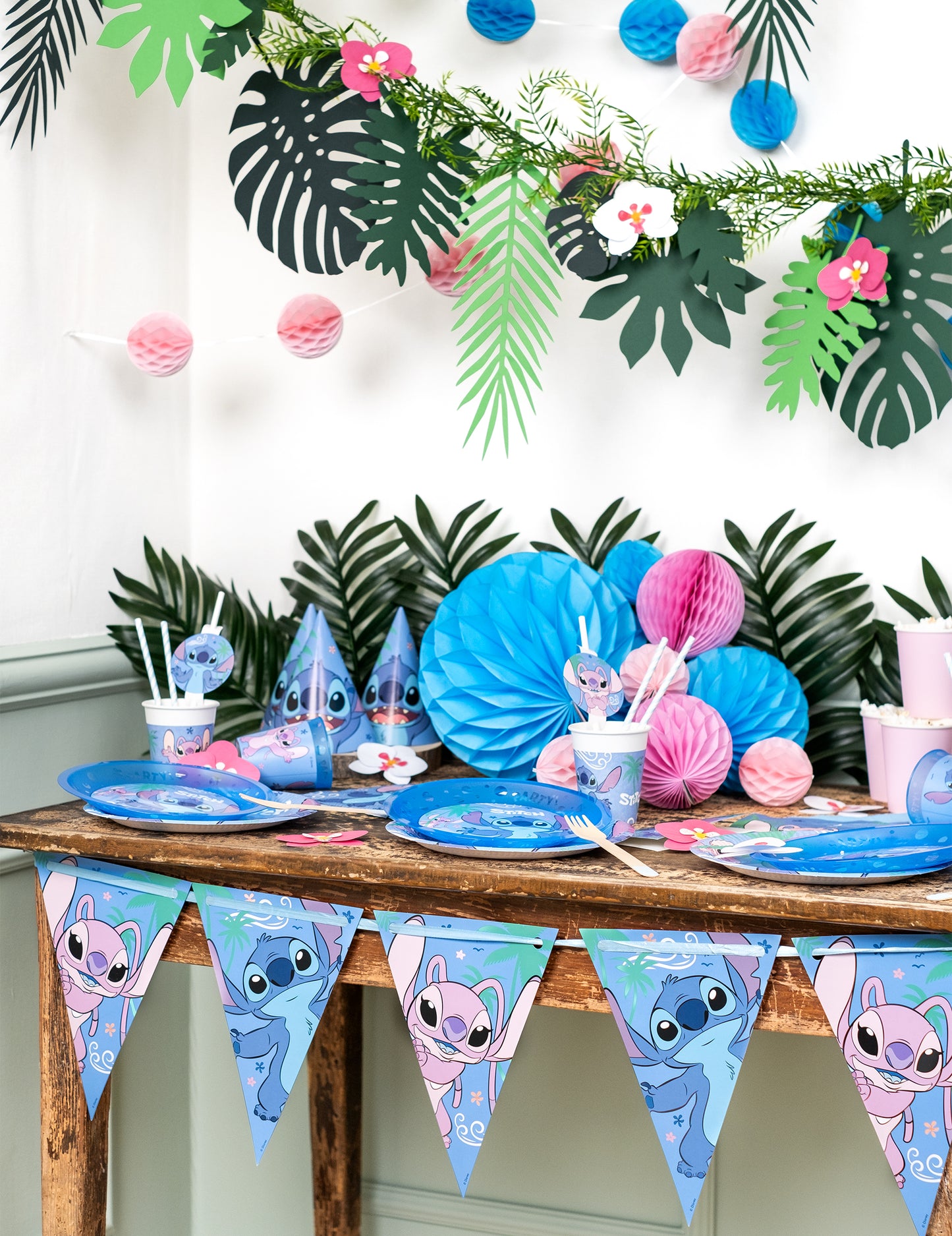 Věnec z papíru Stitch™ 230 cm