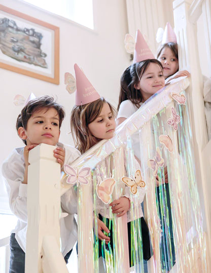 Pastelově růžová papírová motýlková girlanda 10 cm x 1,5 m magická atmosféra