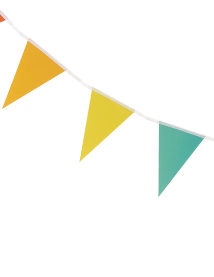 Détail des fanions triangulaires de la guirlande petits fanions pour décoration de fête
