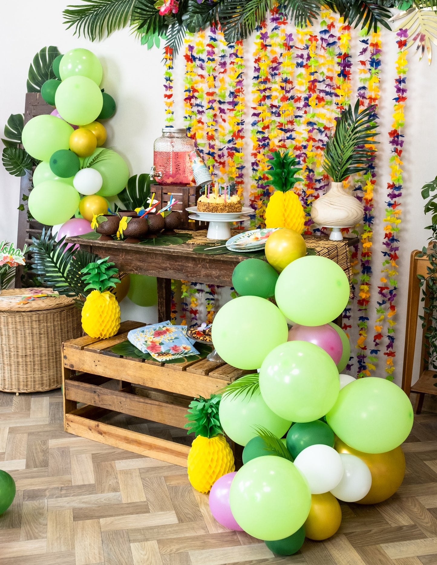 Oblouková sada 70 tropických balónků a listů džungle