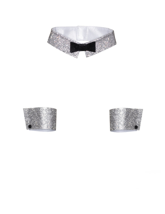 Détail du col et des poignets du kit col et manchettes à strass deluxe