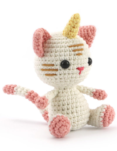 Kit crochet amigurumi chat-licorne blanc et rose avec corne jaune