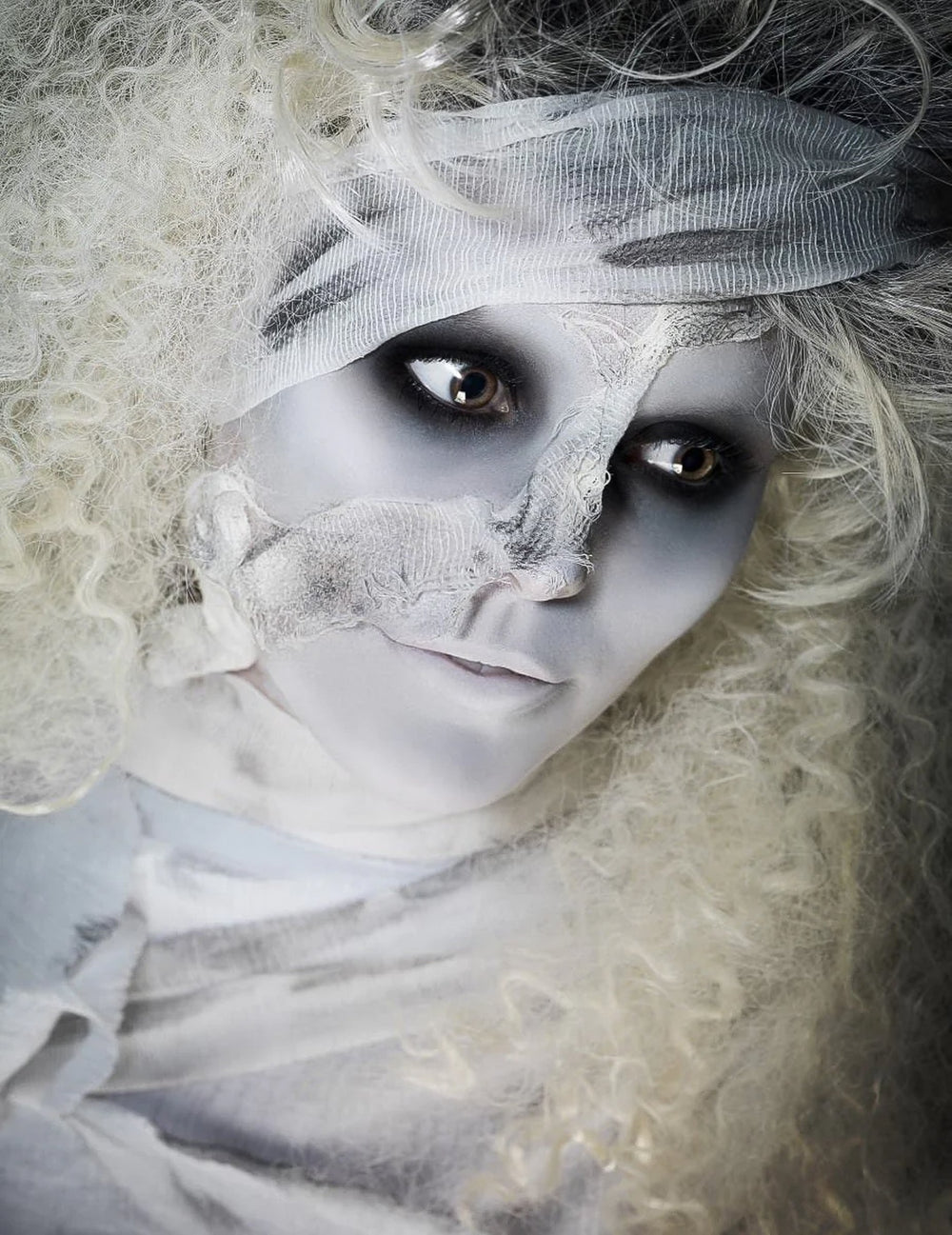 Kit maquillage momie pour adulte blanc et gris avec bandages Halloween