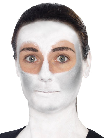 Detail bílé báze sady barevného kostlivého make-upu