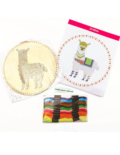 Vyšívací závěsná sada Llama 22 cm dřevěné