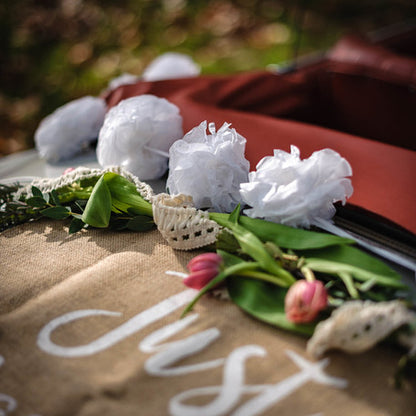 Kompletní sada do auta pro nevěstu a ženicha z juty a krajky, právě se vzali