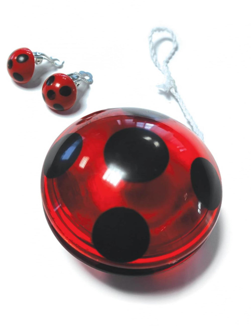 Detail doplňků sady Yoyo a náušnic Ladybug™