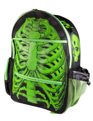 Zeleno-černý batoh s kostlivcem