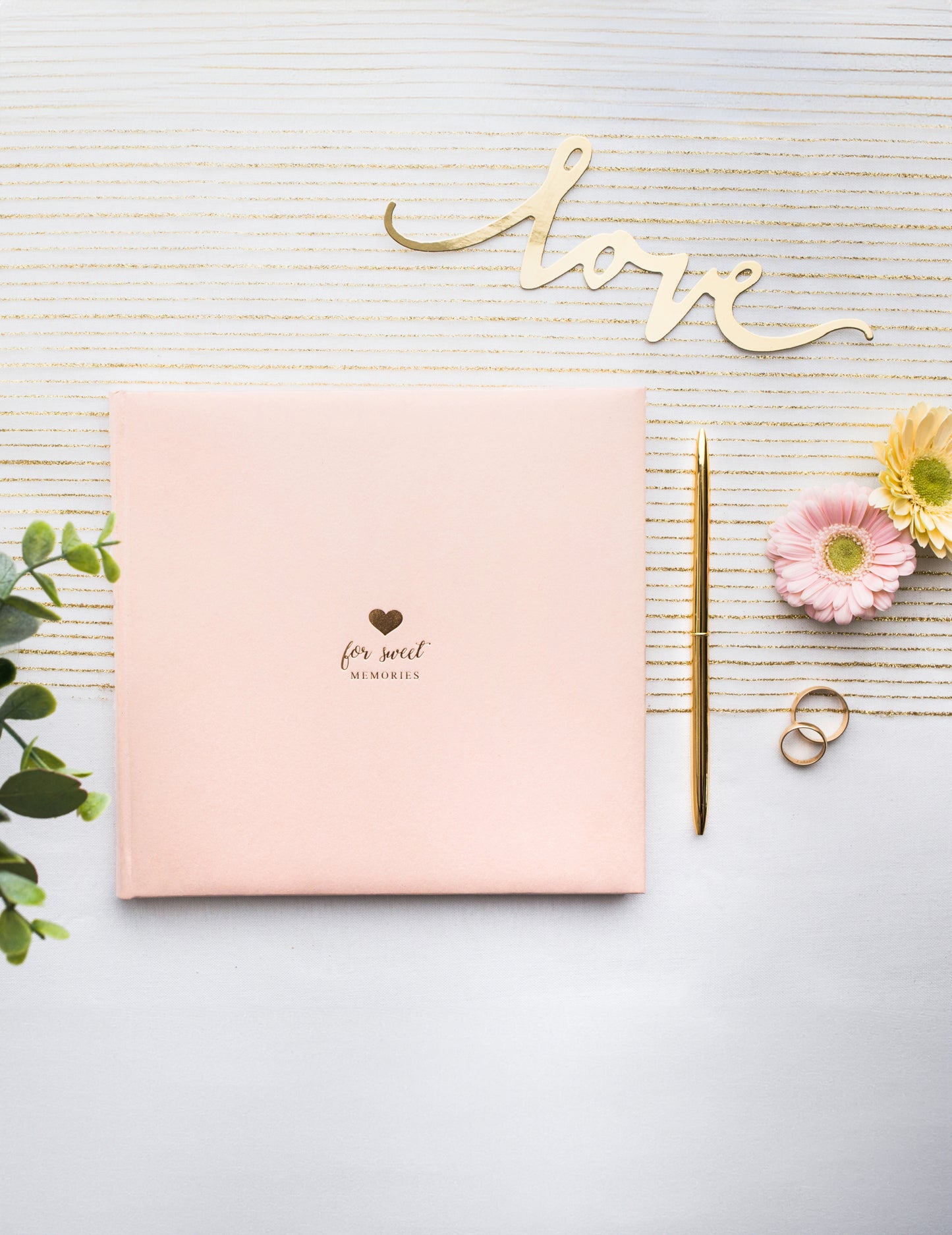 Pudrově růžová a zlatá kniha hostů 20,5 x 20,5 cm 22 stran romantické svatby