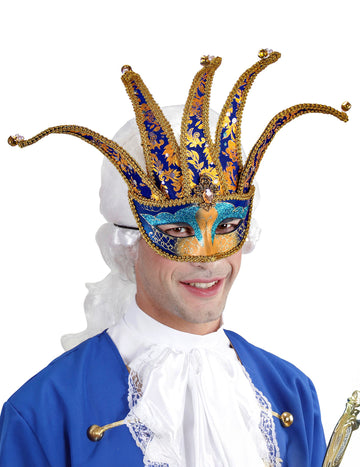 Dospělý modrý a zlatý benátský vlk se zvonky