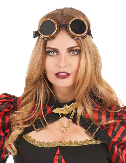 Gros plan sur le rendu porté des lunettes aviateur steampunk