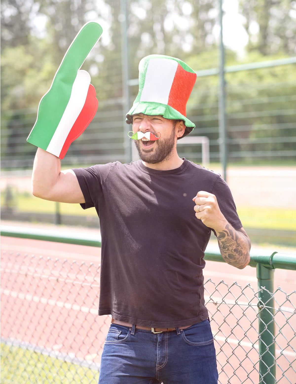 Supporter brandissant la main en mousse Italie