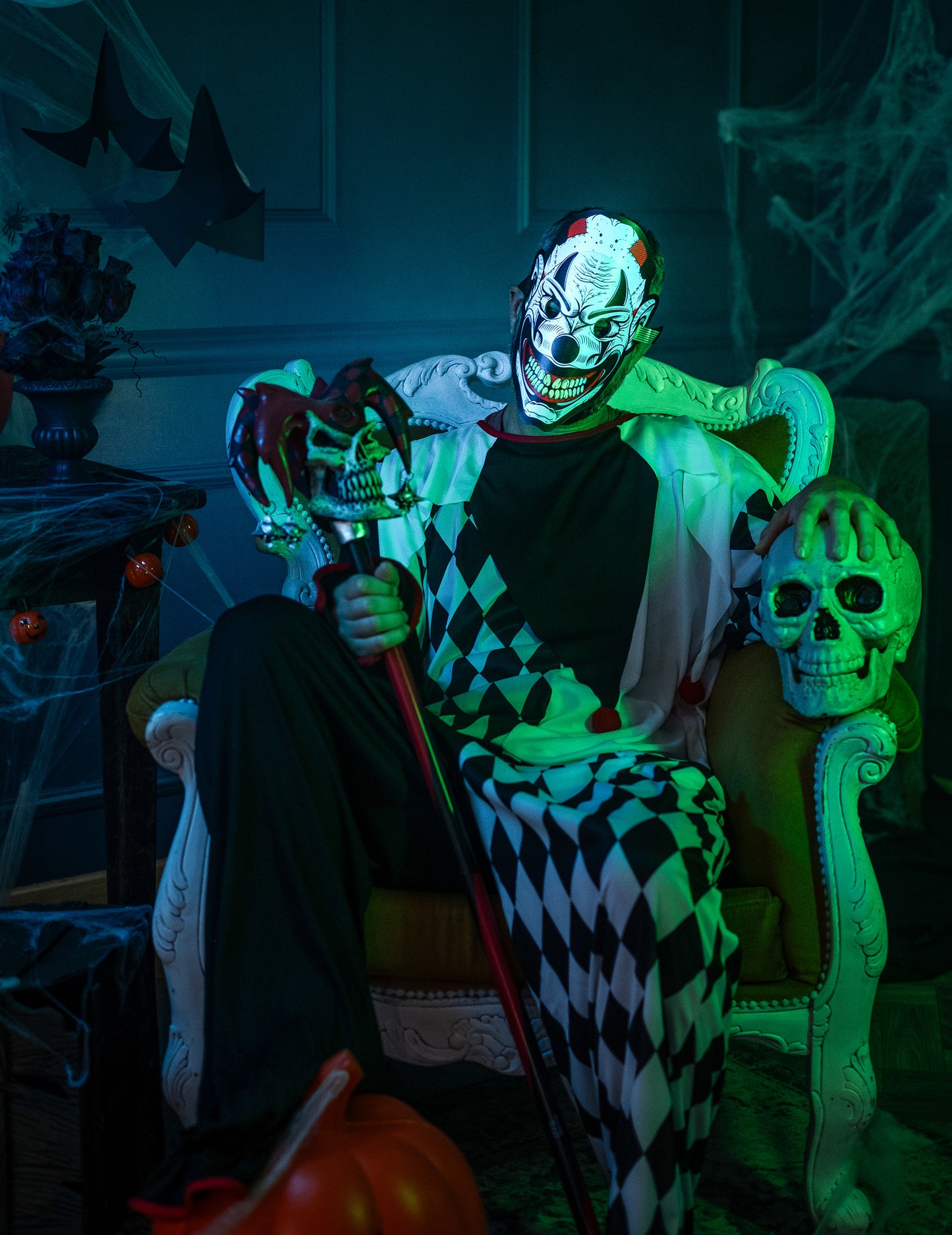 Mise en situation du masque joker lumineux pour adulte