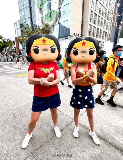 Mise en situation du masque Wonder Woman Funko Pop™ pour adulte