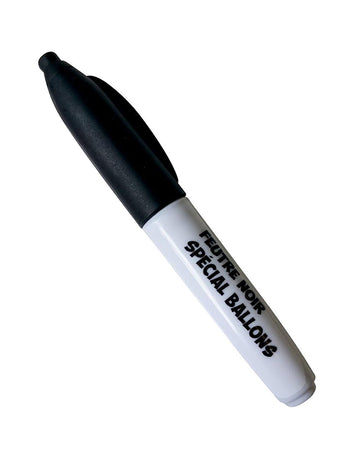 Miniaturní černý plstěný speciální míč