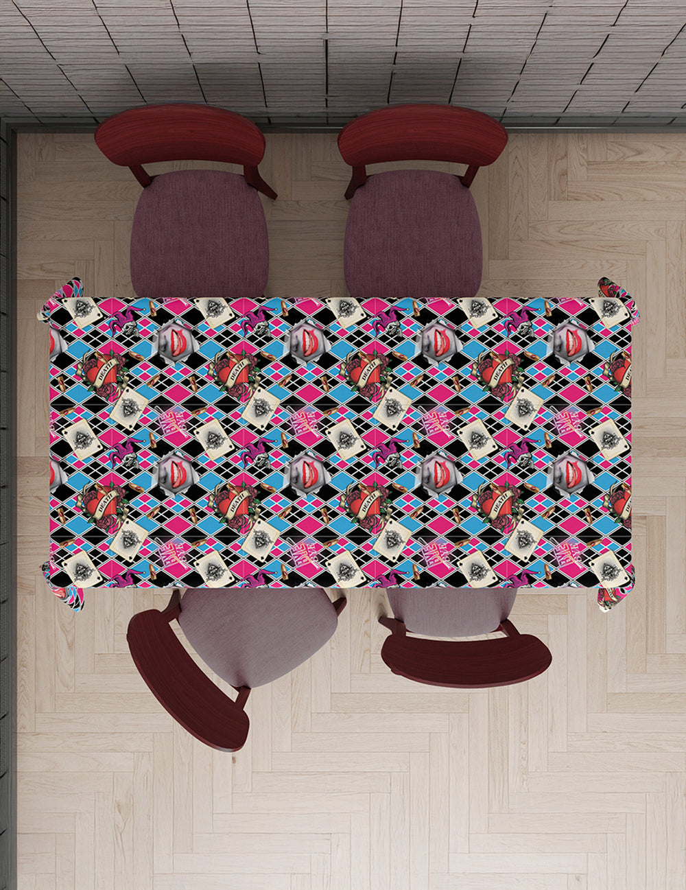 Vue de dessus de la nappe Dangerous Girl
