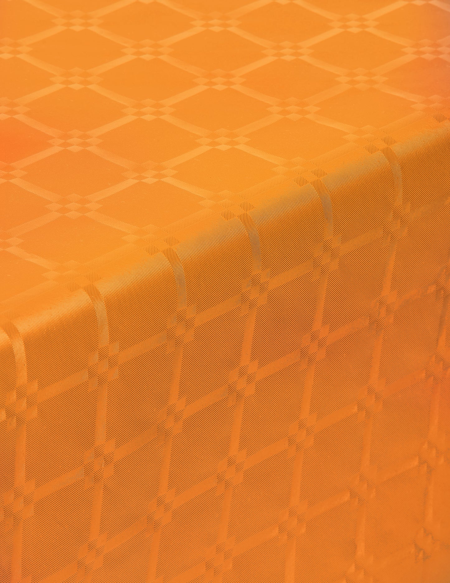 Oranžový damaškový papírový ubrus z role 6 m