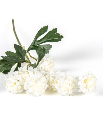 Umelé biele karafiáty na stonke 42 cm na kyticu