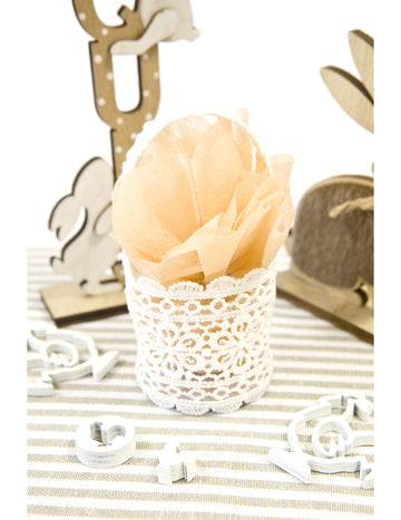 Košík z bílé krajky 11 x 5 cm se svatební rukojetí
