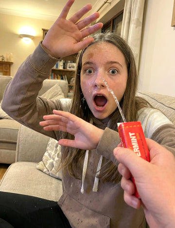 Balíček žvýkaček stříkajících vodu - žertovné předměty 