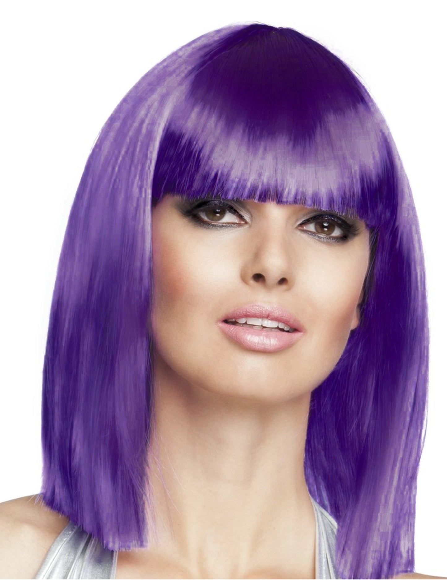 Gros plan sur la frange de la perruque carré mi-long pour femme