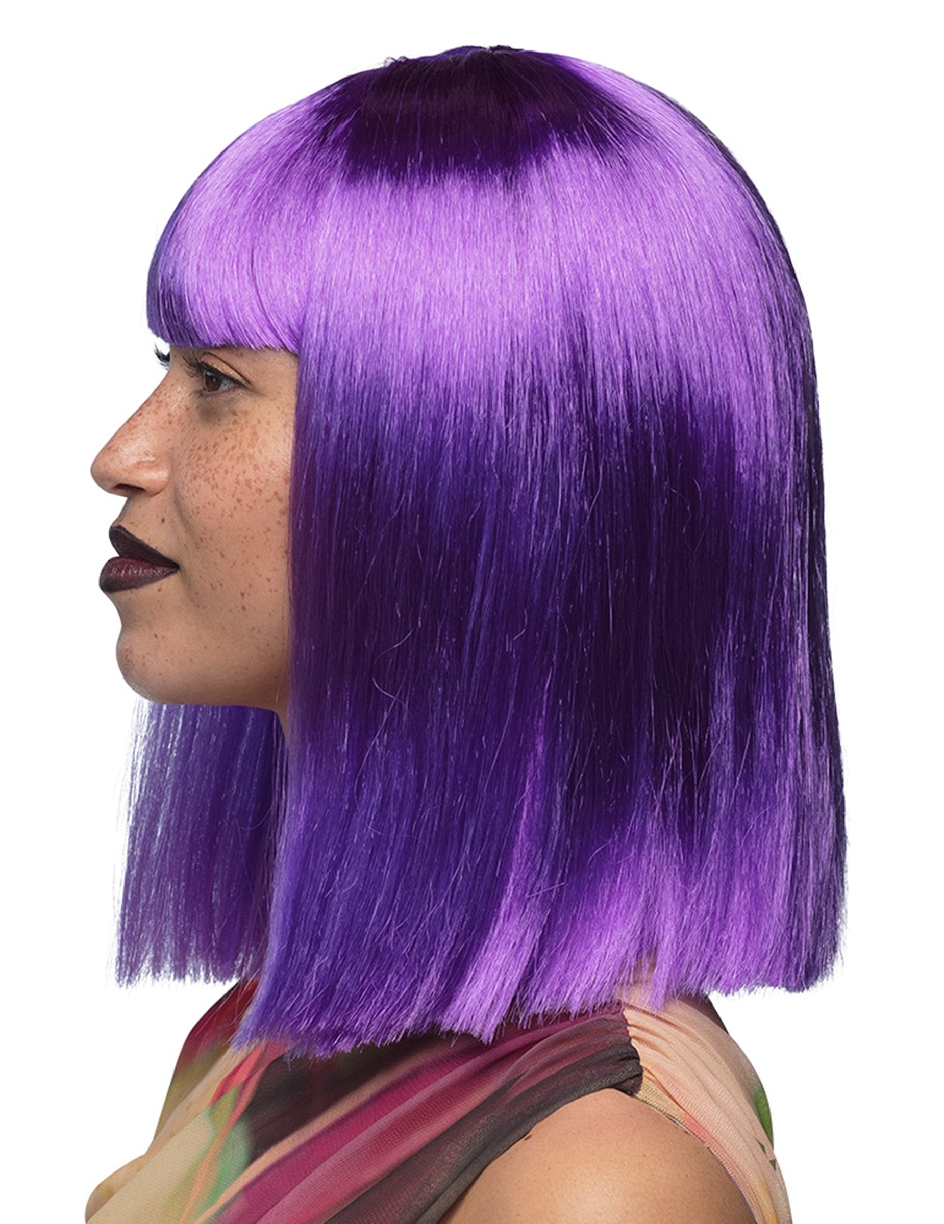 Vue de profil de la perruque carré mi-long pour femme