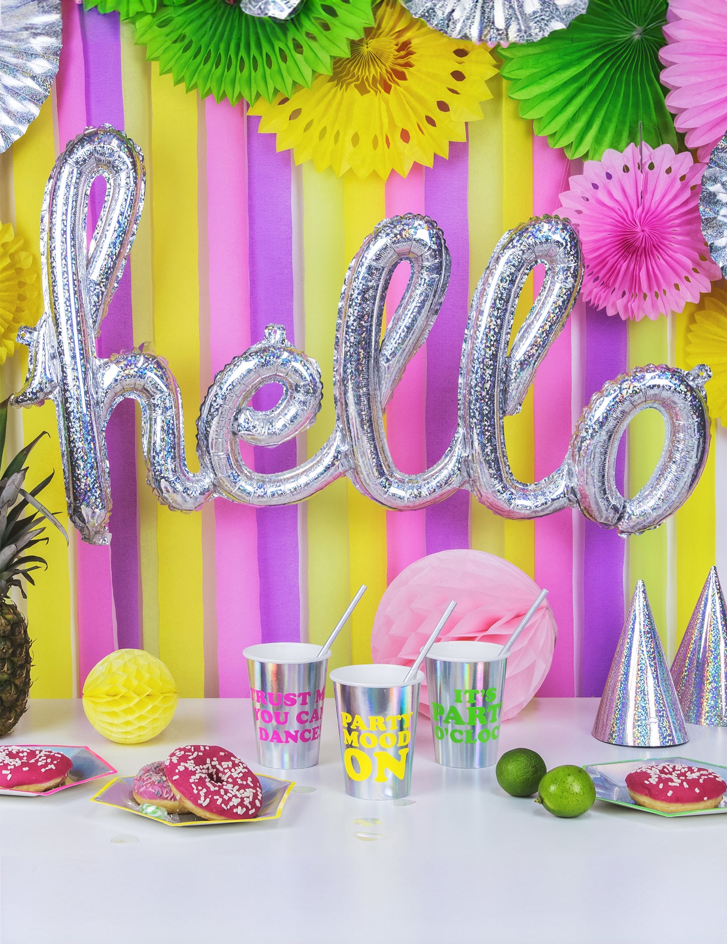 Malá žlutá voštinová papírová koule 10 cm k zavěšení 