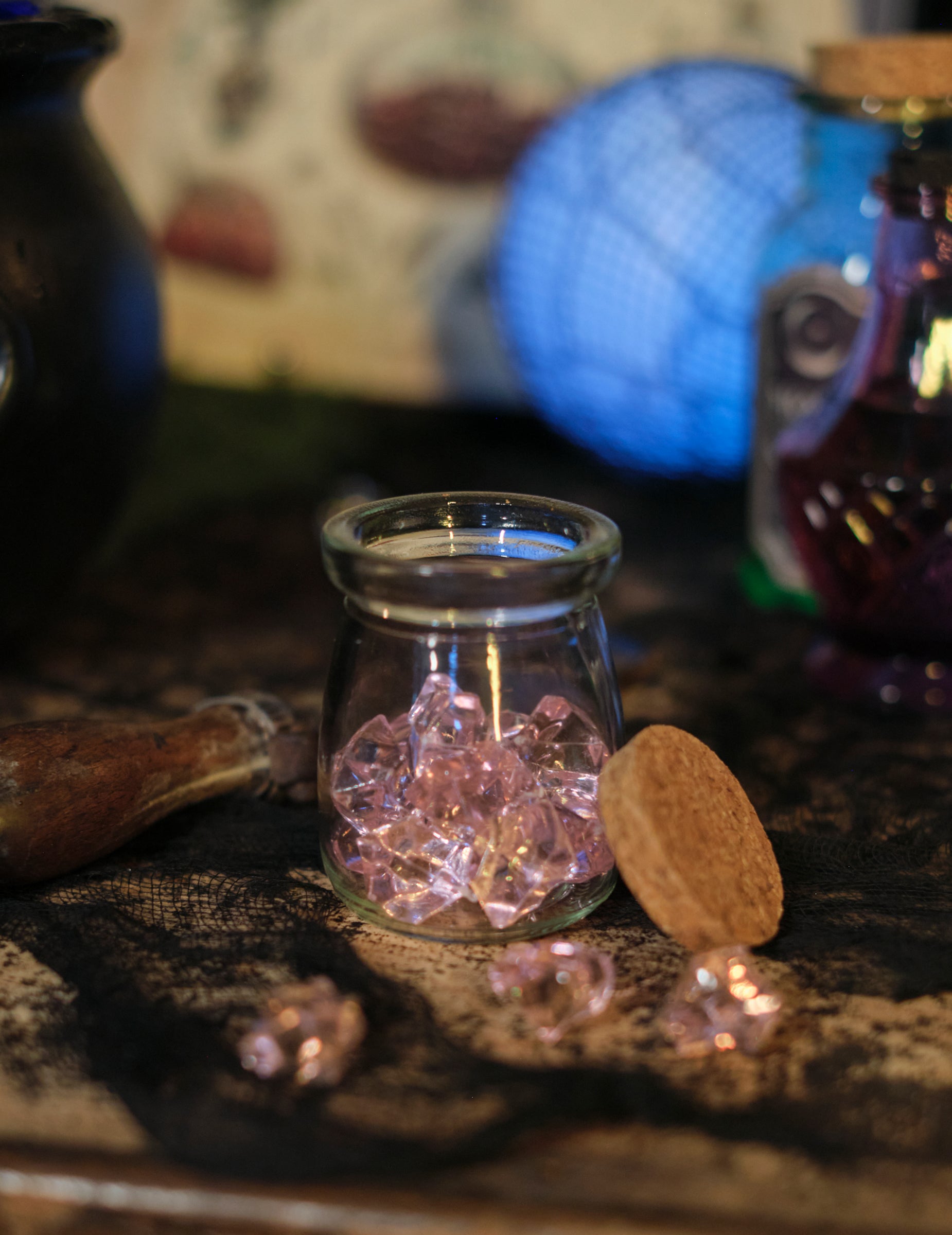 Bocal ouvert et bouchon en liège des pierres effet cristal pour décoration de table rose
