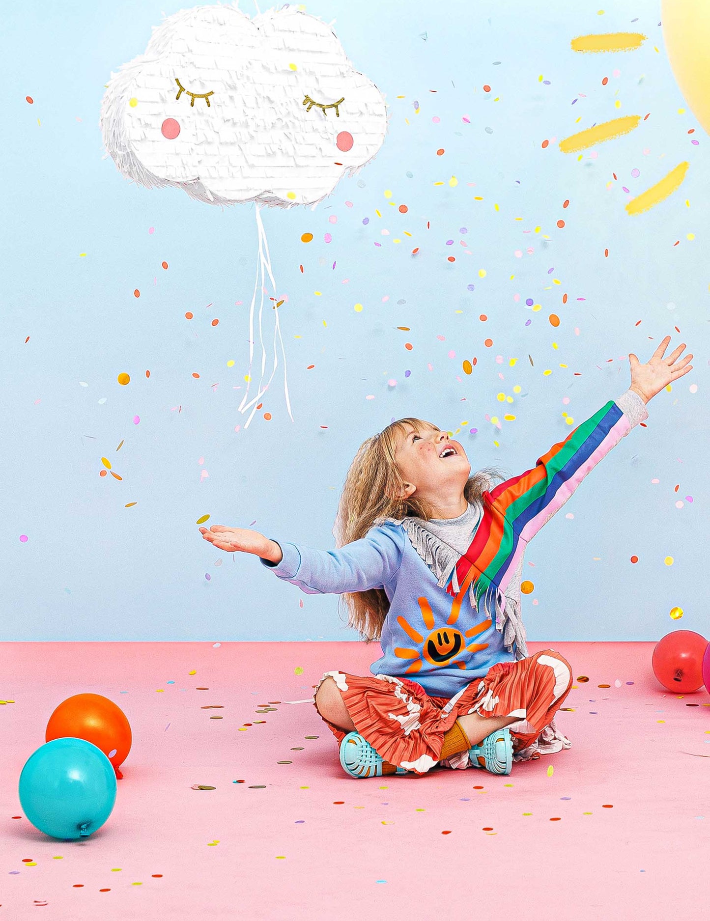 Pinata bílý oblak se strunami 50 x 32 cm