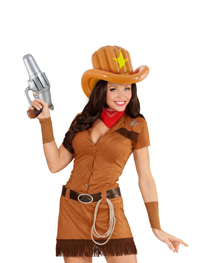 Mise en situation portée du pistolet gonflable de cowboy